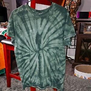 Colortone Womens Tie Dye green T-shirt!! Size Large. Gorgeous